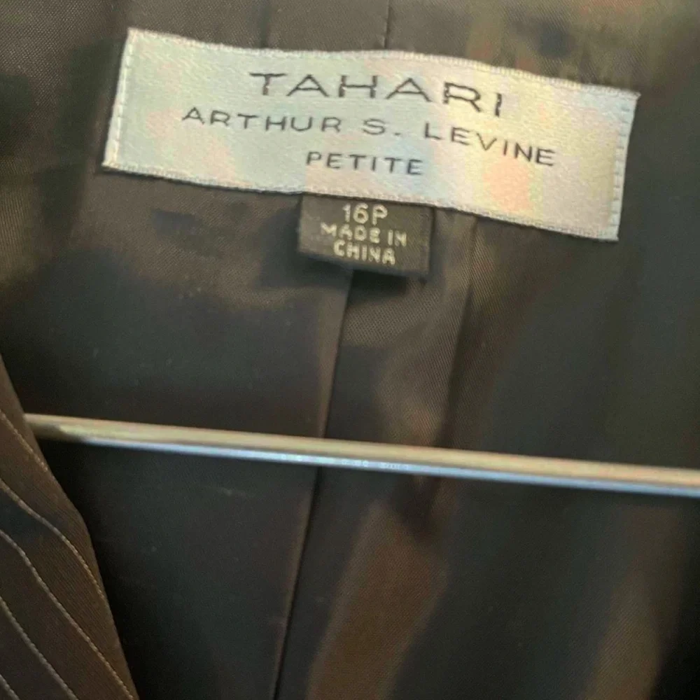 Tahari Arthur S. Levine Black Pinstripe Skirt Suit – Size 16P Petite - Picture 3 of 3